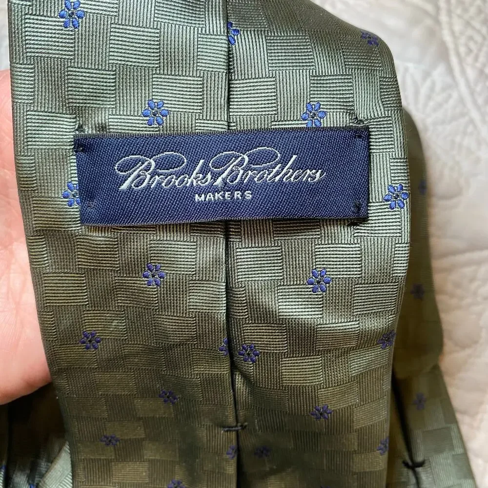 Brooks Brothers Makers Green Silk Neck Tie Blue Daisy 58
